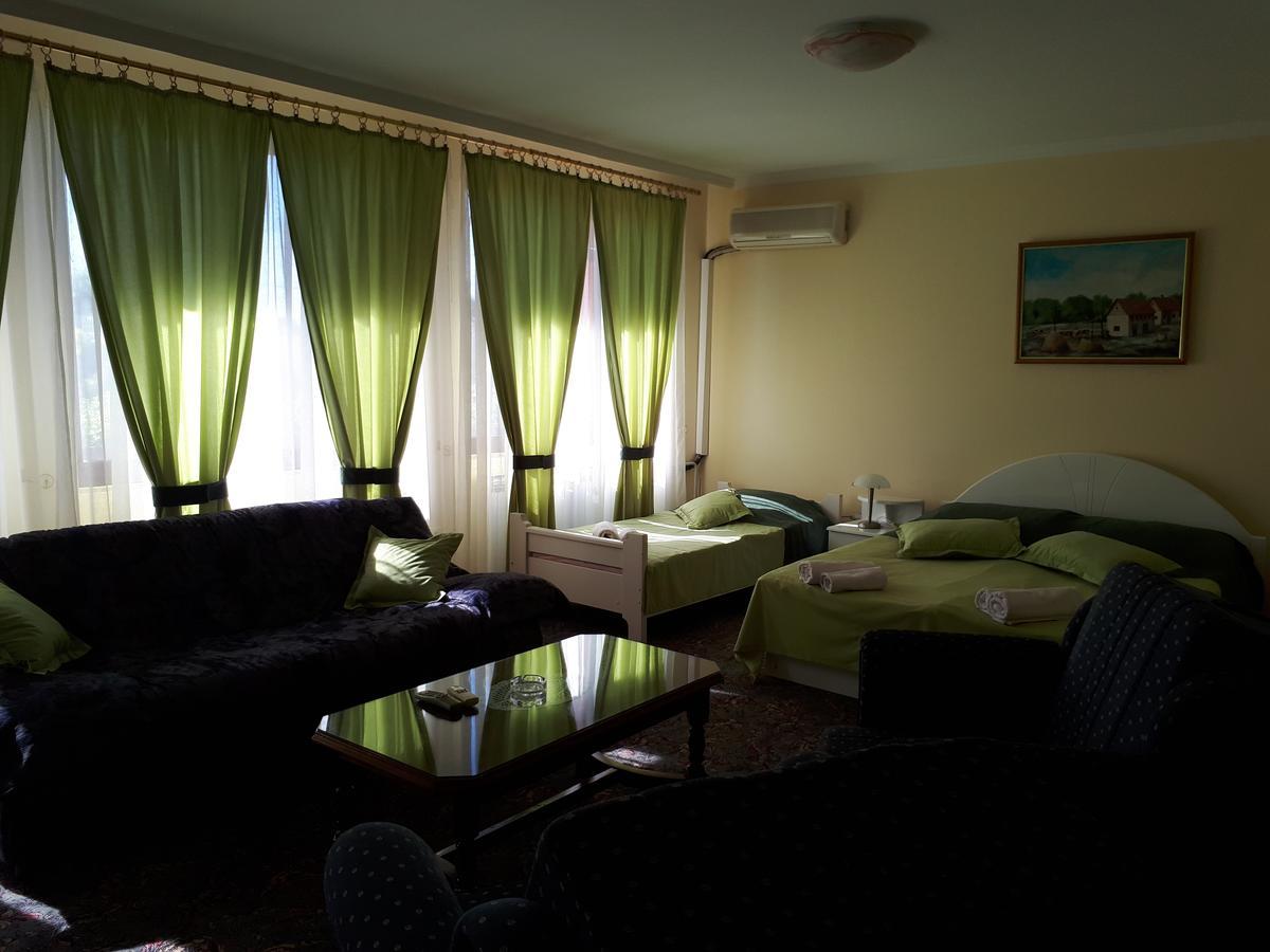 Bac Business Club Selenca Bed & Breakfast エクステリア 写真